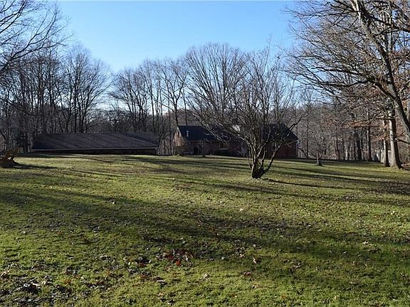 So quiet and peaceful - yet just a short drive to the Village of Sewickley, airport, I 79 and Cranberry.