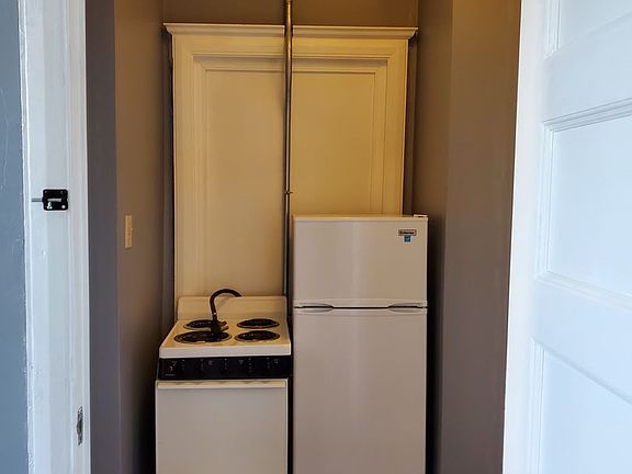 4th image of 707 S 3rd St #224