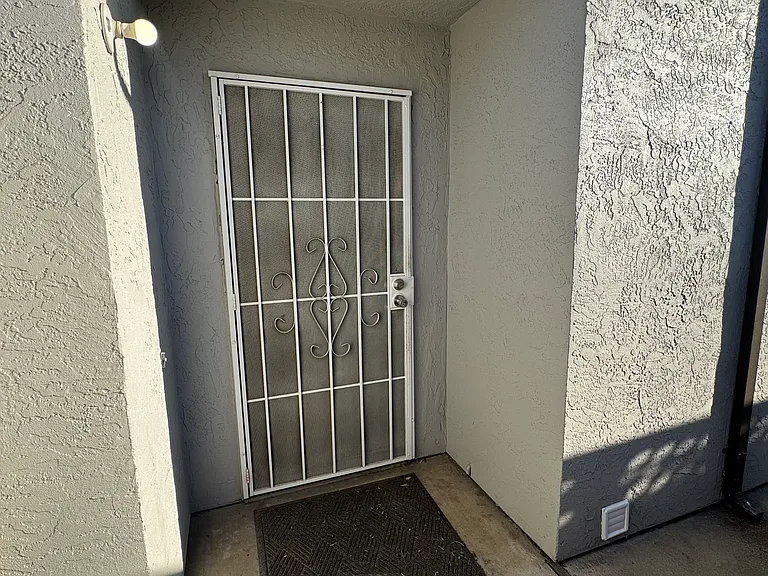 411 Cedar Ct — Photo 4