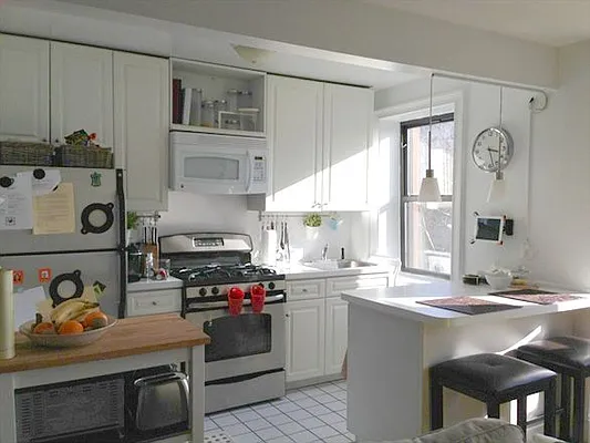 Rented by Metropolitan Realty | media 32