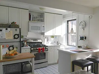 Rented by Metropolitan Realty