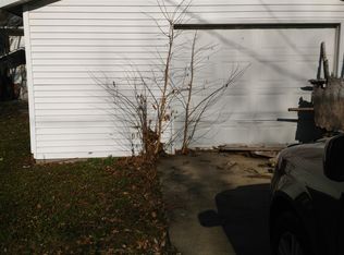 2413 E William St, Decatur, IL 62521