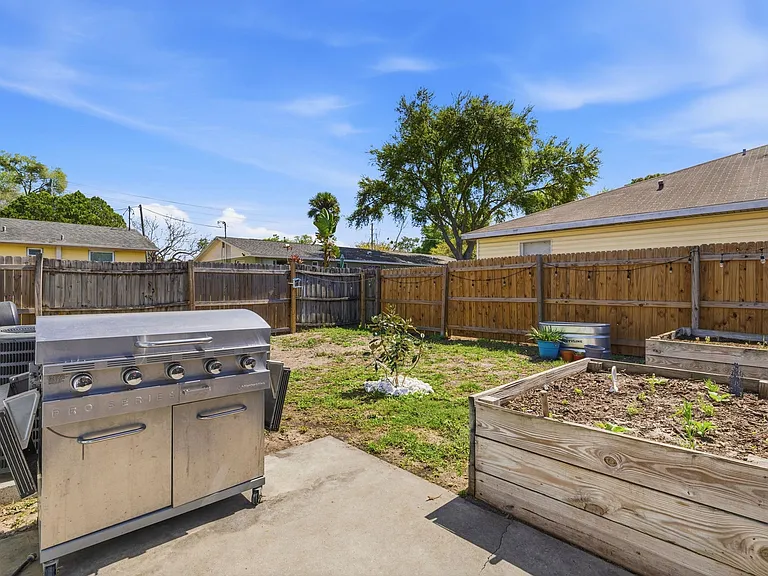 5940 Meadowlane St #5940 — Photo 13