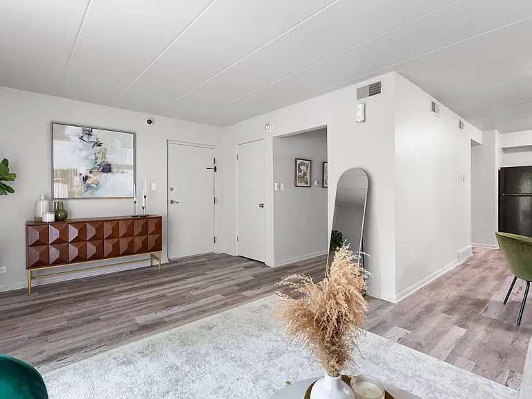 Matteson Blu — Photo 14