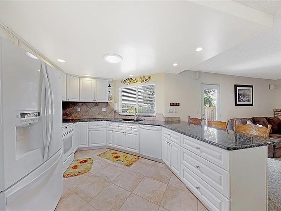3rd image of 2224 Carmel Ct