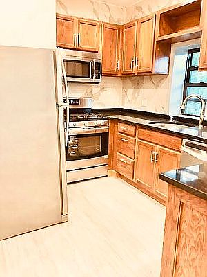 2nd image of 486 Dekalb Ave #3