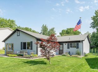 216 Plainview Dr, Bolingbrook, IL 60440