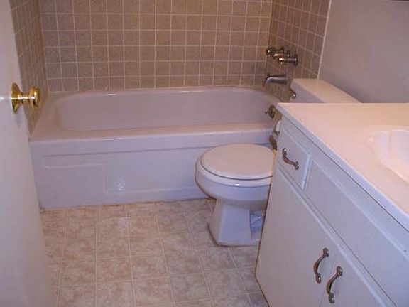 Bathtub/shower combo