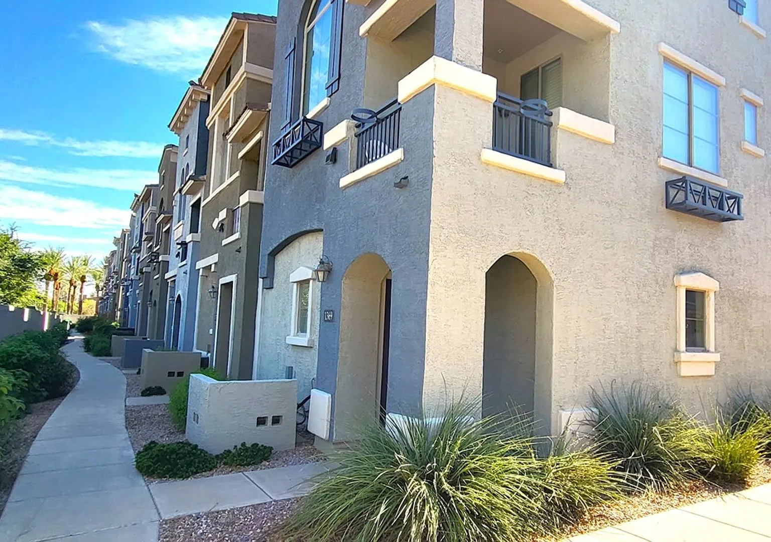2 Bd/2.5ba Mesa Townhome For Rent! — Photo 2