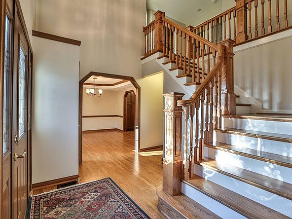 5th image of 7135 Saint Albans Way