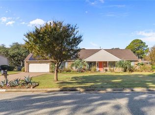 2129 W Kendall Cir, Virginia Beach, VA 23451