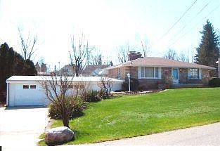 2nd image of 85 Ridgewood Blvd