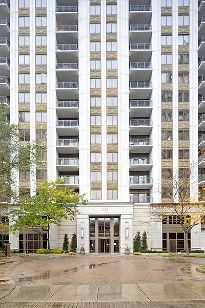1st image of 1322 S Prairie Ave #G184