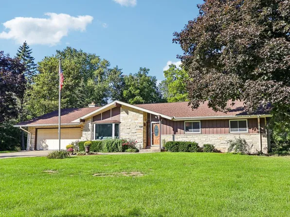 1555 Valley Ridge DRIVE, Brookfield, WI 53005
