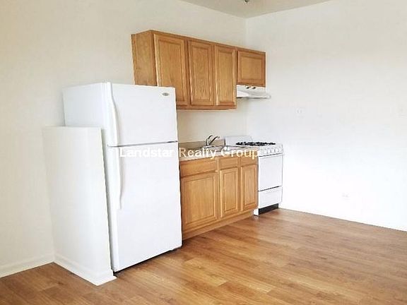 4th image of 4756 N Maplewood Ave APT 304