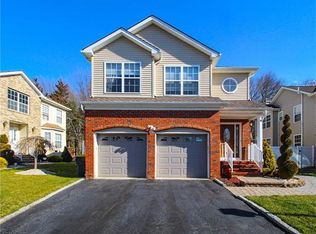 53 Dickerson Ln, Old Bridge, NJ 08857