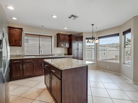 3rd image of 708 E Glenhaven Dr