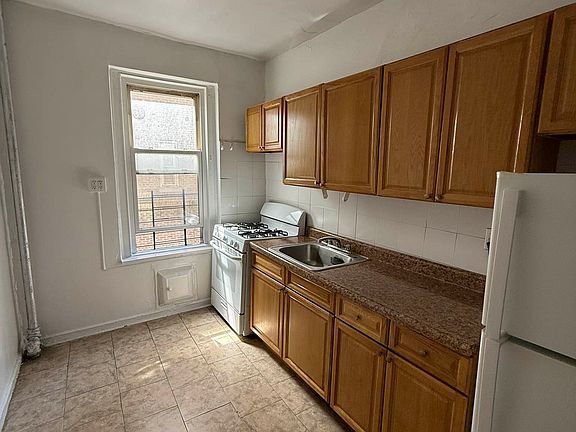 5th image of 1240 Sherman Ave APT 2B