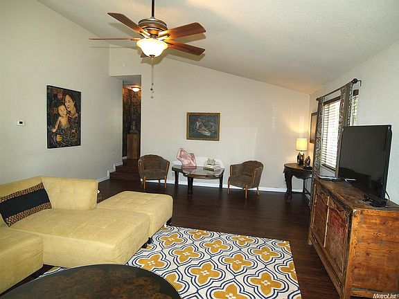 5th image of 6941 Arrowwood Dr