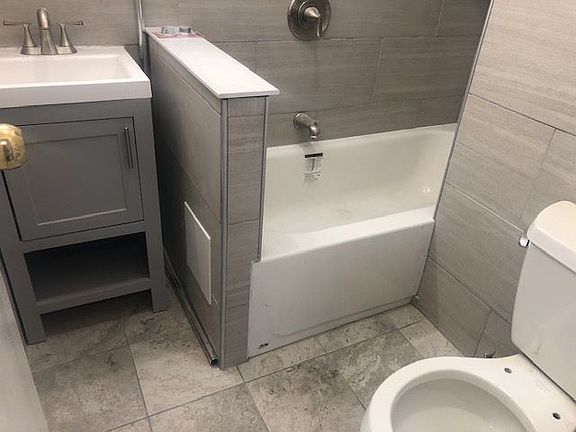 3rd image of 521 Dekalb Ave APT 2