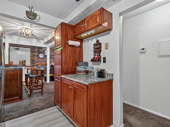 5th image of 120 S La Londe Ave APT 1G