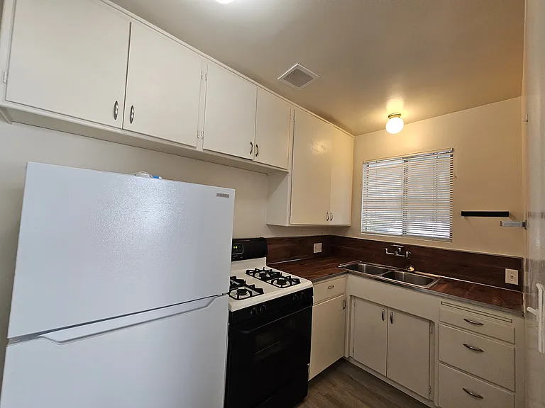 52 N Parkwood Ave #2 — Photo 10