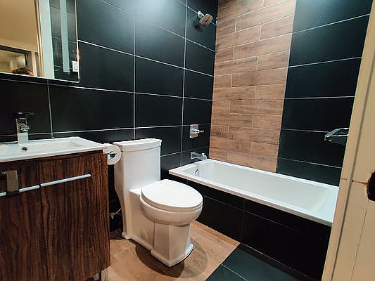 4th image of 1245 College Ave #2R
