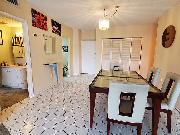 5th image of 500 Bayview Dr APT 1225