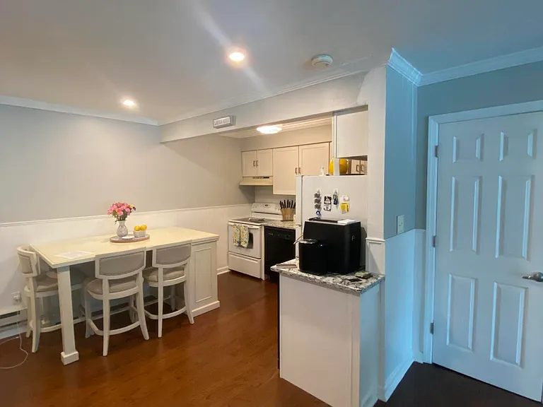 1382 Ocean Ave #B1 — Photo 2