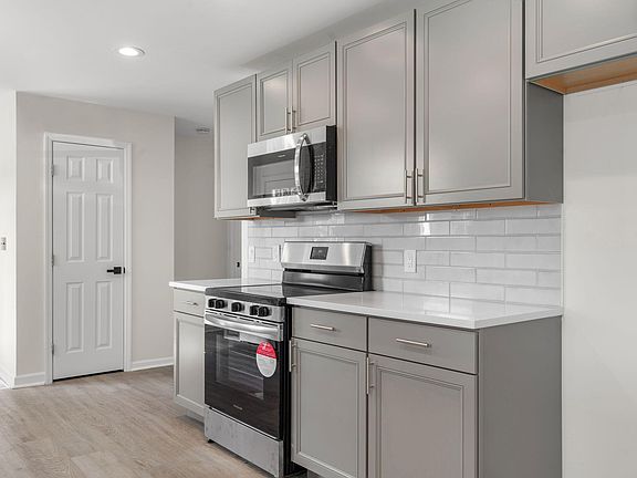 5th image of 4610 Lake Haven Dr