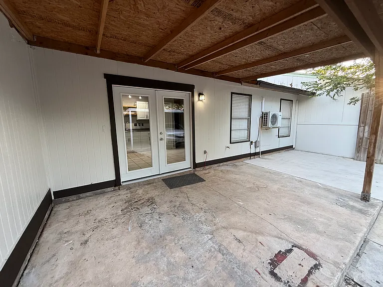 6909 Oldham — Photo 14