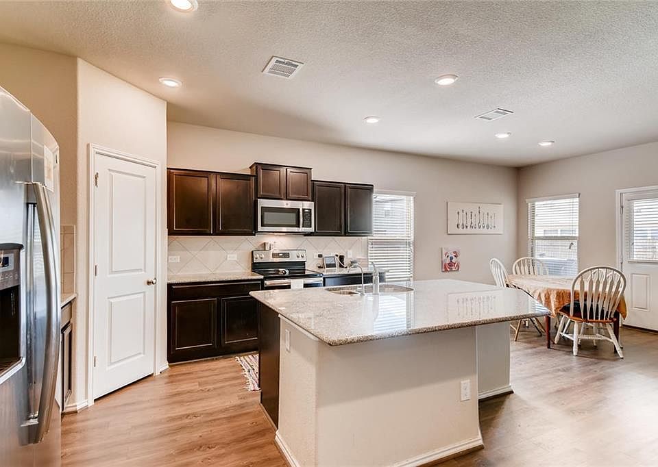 1st image of 302 Xanadu Dr
