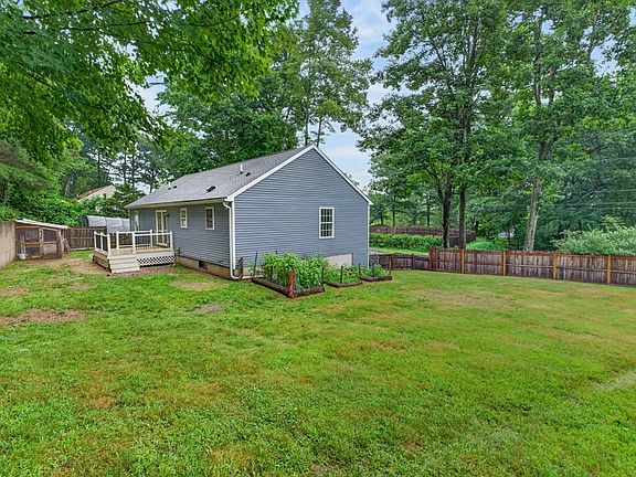 5th image of 1226 Brimfield Rd
