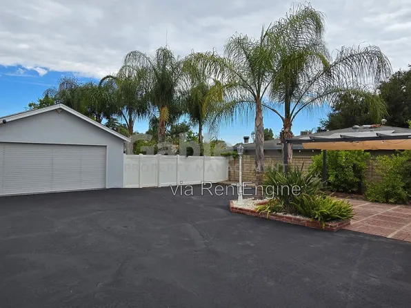 24943 1/2 Chestnut St, Newhall, CA 91321
