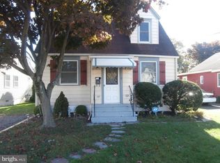 28 Finley Ave, Hamilton, NJ 08610