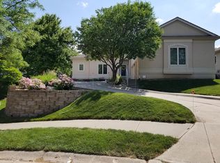 11421 Iowa Cir, Omaha, NE 68142