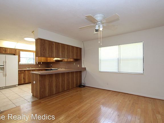 4th image of 1104 Sherbourne Way