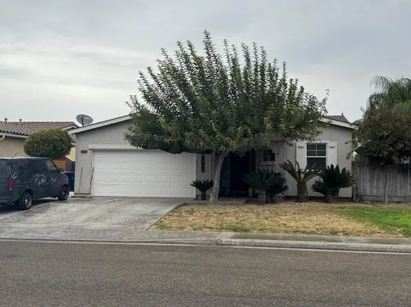 2029 Golden Way, Dinuba, CA 93618