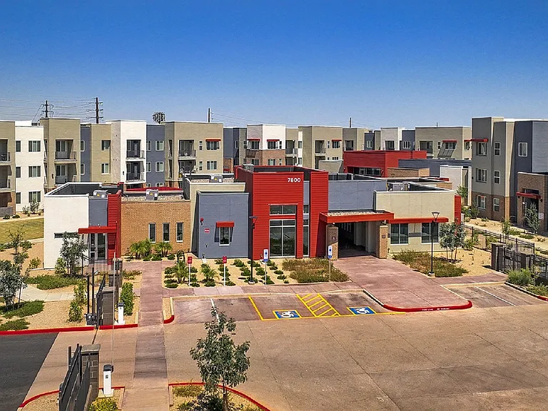 Aviara Flats — Photo 6