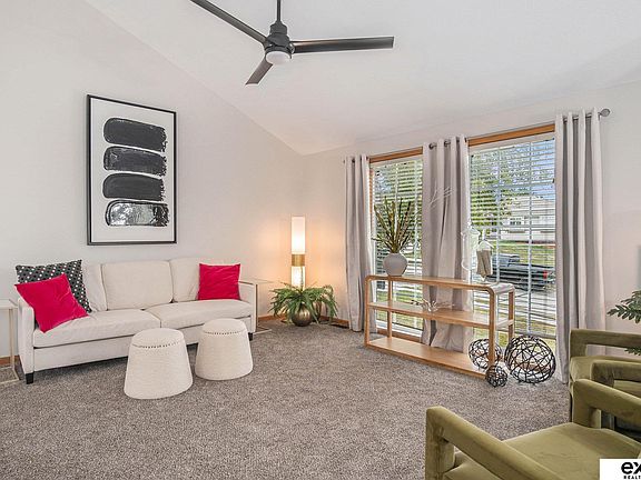 4th image of 716 Grenoble Dr