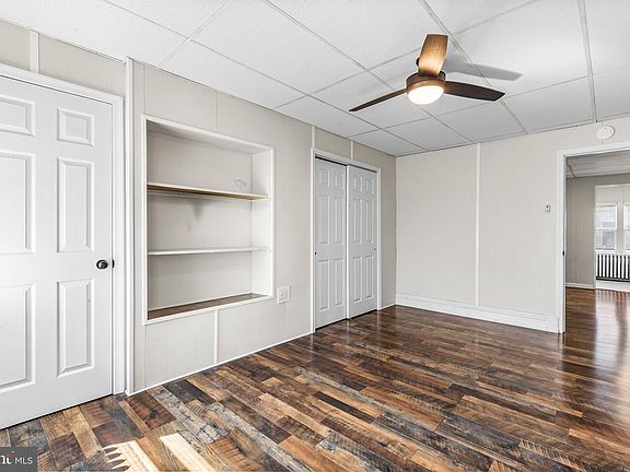 4th image of 1001 W High St