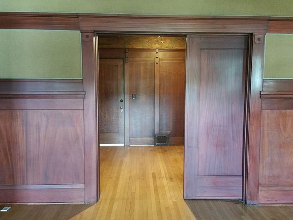 5th image of 1400 S Manhattan Pl