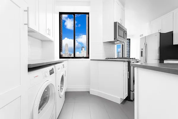 Rented by Olnick Organization | media 12