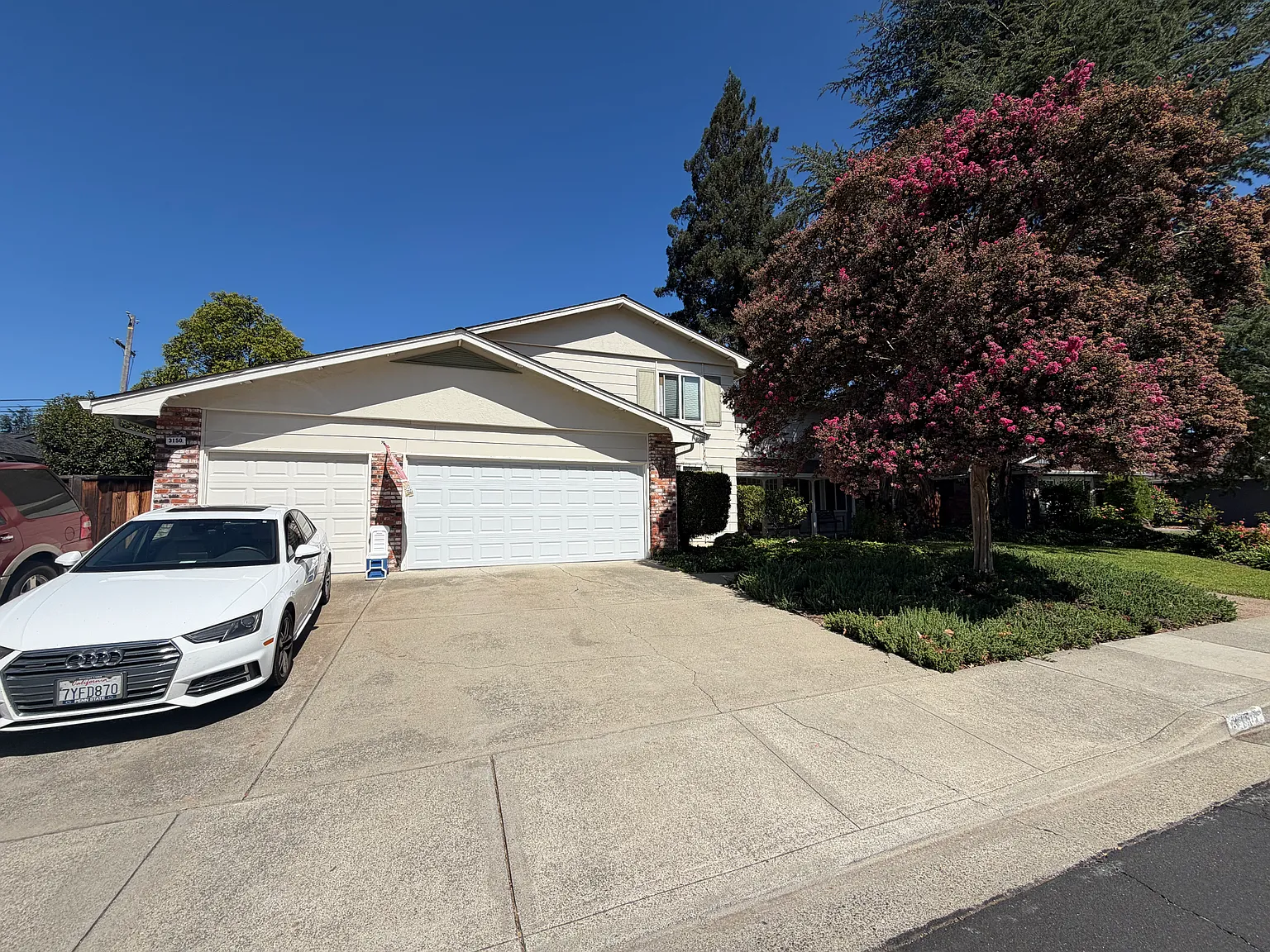 4 bed, 2358 sqft, $5,000 — Photo 2