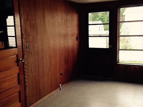 5th image of 861 Stanwood Ave