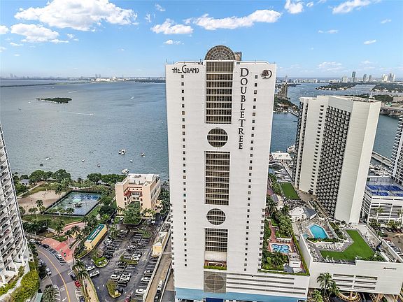 2nd image of 1717 N Bayshore Drive #2238