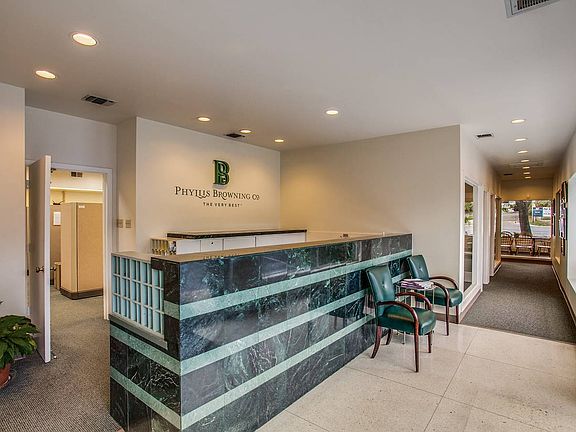5th image of 6101 Broadway St