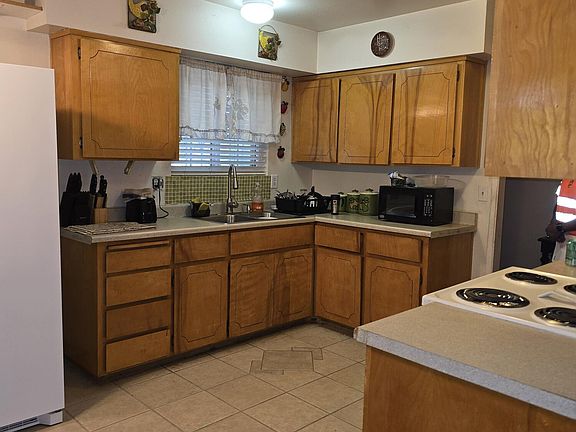 5th image of 2217 W WAYLAND Road