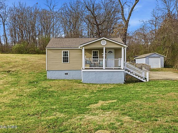 2nd image of 521 Hickory Dr