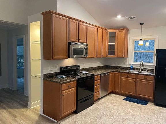 4th image of 234 Shelley Dr